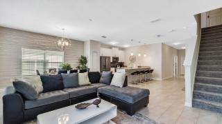 5 Bedrooms 4 Bathrooms Storey Lake 4813 ML - 9