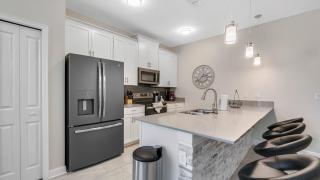 5 Bedrooms 4 Bathrooms Storey Lake 4813 ML - 4