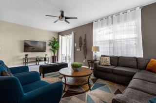 5 Bedrooms 4 Bathrooms Storey Lake 4806 CS - 0