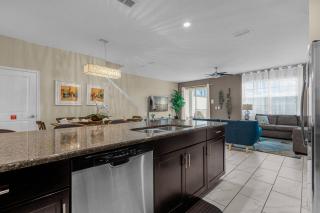 5 Bedrooms 4 Bathrooms Storey Lake 4806 CS - 3