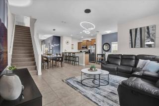 5 Bedrooms 4 Bathrooms Paradise Palms 8869 CP - 0