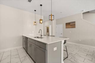 5 Bedrooms 4 Bathrooms Storey Lake 4814 RC - 1