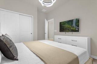 5 bedrooms 5 Bathrooms Windsor Island 270 JW - 4