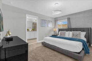 5 Bedroom 4 Bathroom Storey Lake 4823 DS - 2