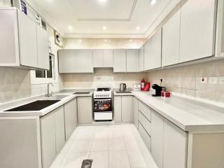 White Flower Loft 10 Min to Airport - 3