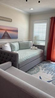 Ocean Front Condo - Cruise Parking -2 Pools -Tennis - Gym - Hot tub - Shoreline Stays 1202 - 7