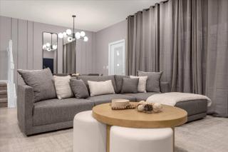 5 Bedroom 4.5 Bathroom Windsor Island 3998LA - 7