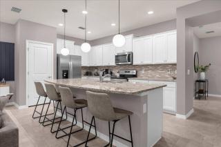 5 Bedroom 4.5 Bathroom Windsor Island 3998LA - 4