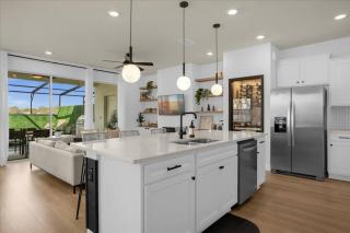5 Bedrooms 4.5 Bathrooms Solterra 7565 OS - 4