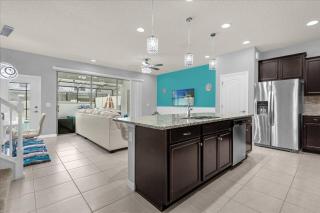 5 Bedroom 4.5 Baths Windsor Westside 2424 TD - 8