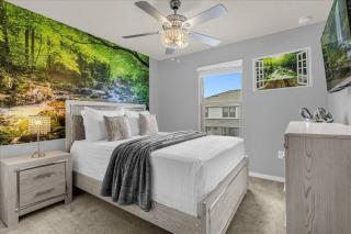 5 Bedroom 4.5 Baths Windsor Westside 2424 TD - 1