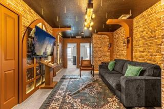 5 Bedrooms 4.5 Baths Windsor Island 4066 LA - 2