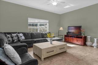 5 Bedrooms 4 Bathrooms Paradise Palms 8950 CP - 0