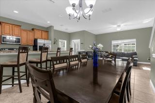 5 Bedrooms 4 Bathrooms Paradise Palms 8950 CP - 8