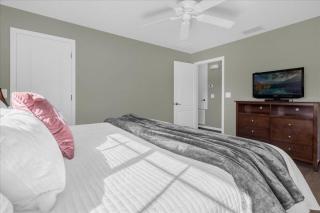 5 Bedrooms 4 Bathrooms Paradise Palms 8950 CP - 3