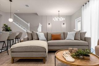 5 Bedrooms 4.5 Bathrooms Windsor Island4070 LA - 6