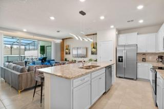 5 Bedrooms 4.5 Bathrooms Windsor Island 876 PD - 5