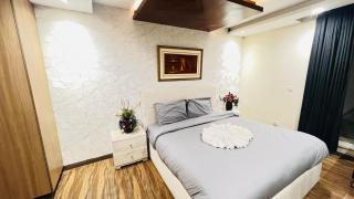 Executive 1BR in DHA 4 with Self Check-In & close to shops - 6