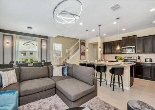 5 Bedroom 4.5 Baths Windsor Westside 2414 TD - 7