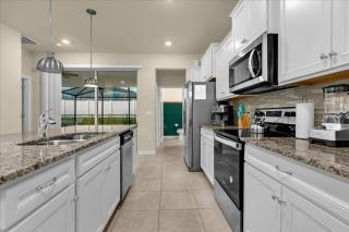 5 Bedroom 5.5 Bathroom Windsor Island 1880 SD - 2