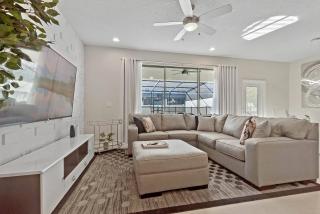 5 Bedrooms4.5 BathroomsWindsor Westside 2402TD - 9