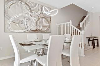 5 Bedrooms4.5 BathroomsWindsor Westside 2402TD - 6