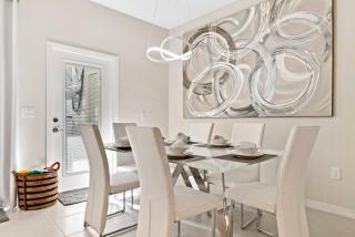 5 Bedrooms4.5 BathroomsWindsor Westside 2402TD - 5