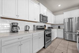 5 Bedrooms 4.5 Bathrooms Solterra 7436 OL - 1