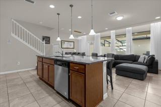 5 BD 4.5 BA Windsor at Westside 8936 AL - 6