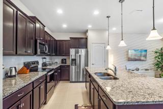 5 Bedrooms4.5 BathroomsWindsor Westside 8917SA - Kissimmee - 2