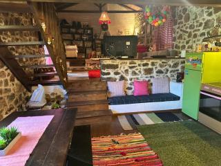 Το καλύβι με τα κόκκινα παράθυρα - 0