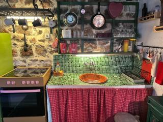 Το καλύβι με τα κόκκινα παράθυρα - 3