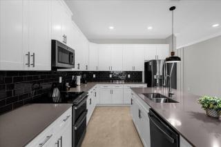 6 Bedroom 5 Bathroom Storey Lake 4371 RS - 4