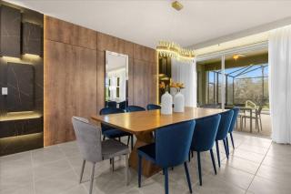 6 Bedroom 5.5 Bathrooms Solterra 7700 OL - 7