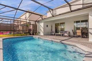 5 Bedrooms 5.5 Bathrooms Windsor Island3317 LW - 6