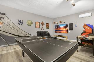 5 Bedrooms5.5 BathroomsWindsorWestside 8973 RS - 1