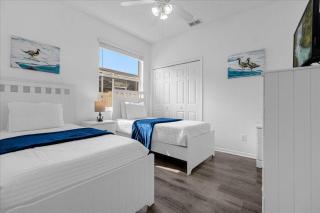 6 Bedrooms 4 Bathrooms Wilshire Oaks 2334 CC - 2