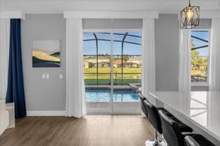6 Bedrooms 3.5 Baths Liberty Village 4539 PC - 1