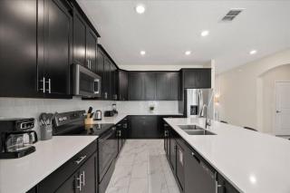 6 Bedrooms 5 Bathrooms Champions 1097 LS - 4