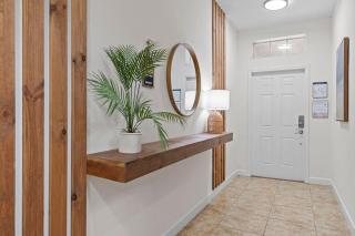 6 Bedrooms 5 Bathrooms Paradise Palms 8870 CP - 2