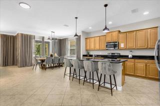 6 Bedrooms 5 Bathrooms Paradise Palms 8852 CP - 4