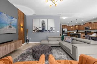 6 Bedrooms 5 Bathrooms Paradise Palms 8956 SP - 4