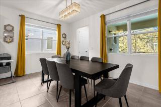 6 Bedrooms 5 Bathrooms Solara 1889 TP - 6