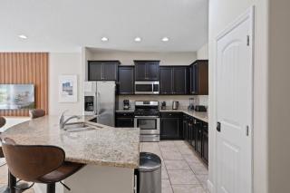 6 Bedrooms 5.5 Bathrooms Solterra 5271 WW - 3