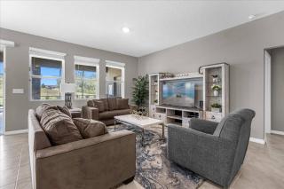 6 Bedrooms 5.5 Bathrooms Solterra 7877OR - 9