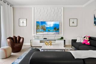 6 Bedrooms 5 Bathrooms Storey Lake 4286 PD - 8