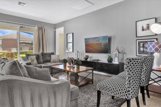 6 Bedrooms 6 Bathrooms Bella Vida 4564 CL - 9