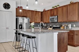 6 Bedrooms 6 Bathrooms Bella Vida 4564 CL - 4