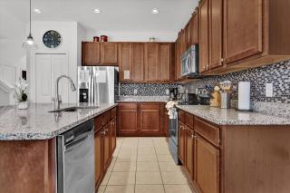 6 Bedrooms 6 Bathrooms Bella Vida 4564 CL - 2