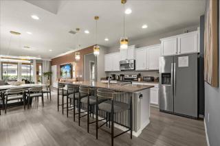 7 BD 5.5 BA Windsor at Westside 2100 RD - 6